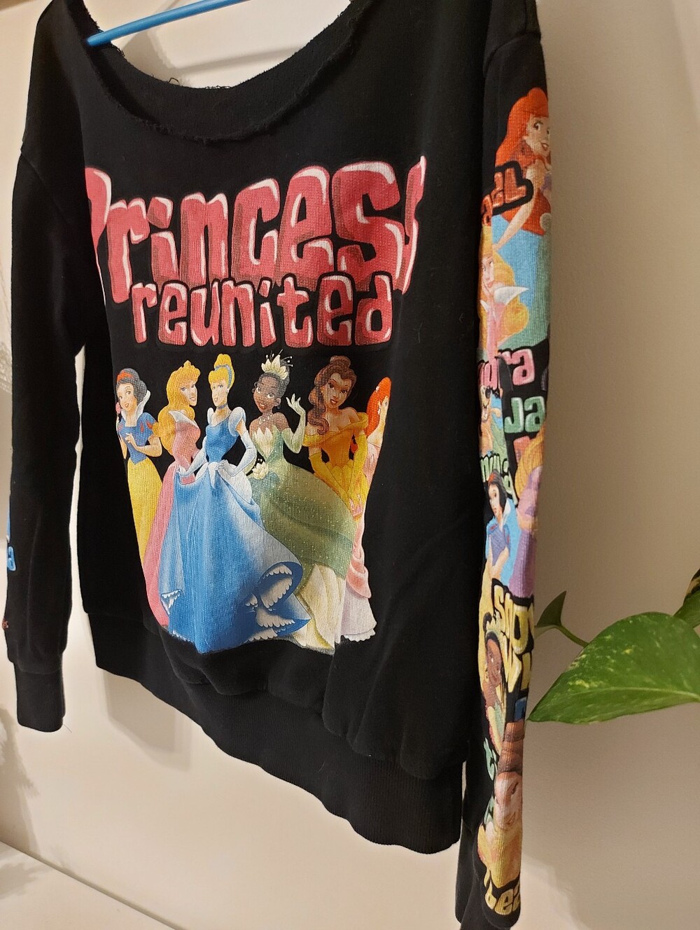 Princess-style top - Picture 2 of 12